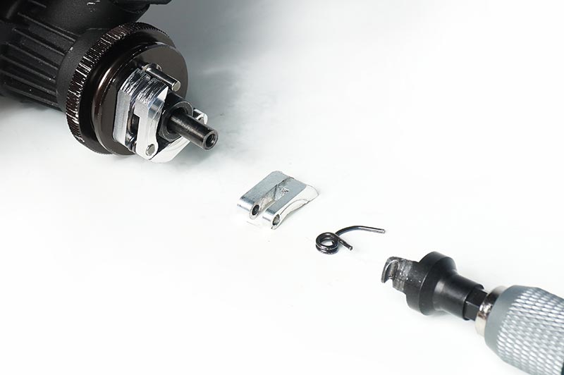 Outil Koswork pour le montage et le démontage de l'attelage pour buggy 1:8 - KOS13207-CLSET