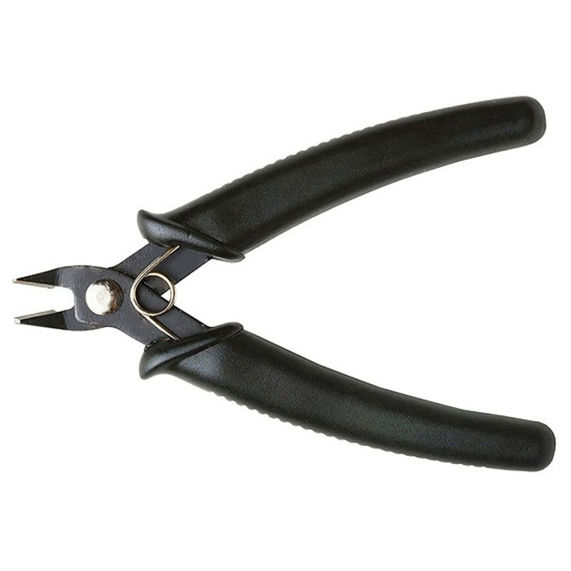 Cutting pliers