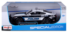 Ford Mustang 2015 GT Police 1/18 - RCXX - RC Racing Shop | RC Models | Tuning & Spare Parts for Professionals