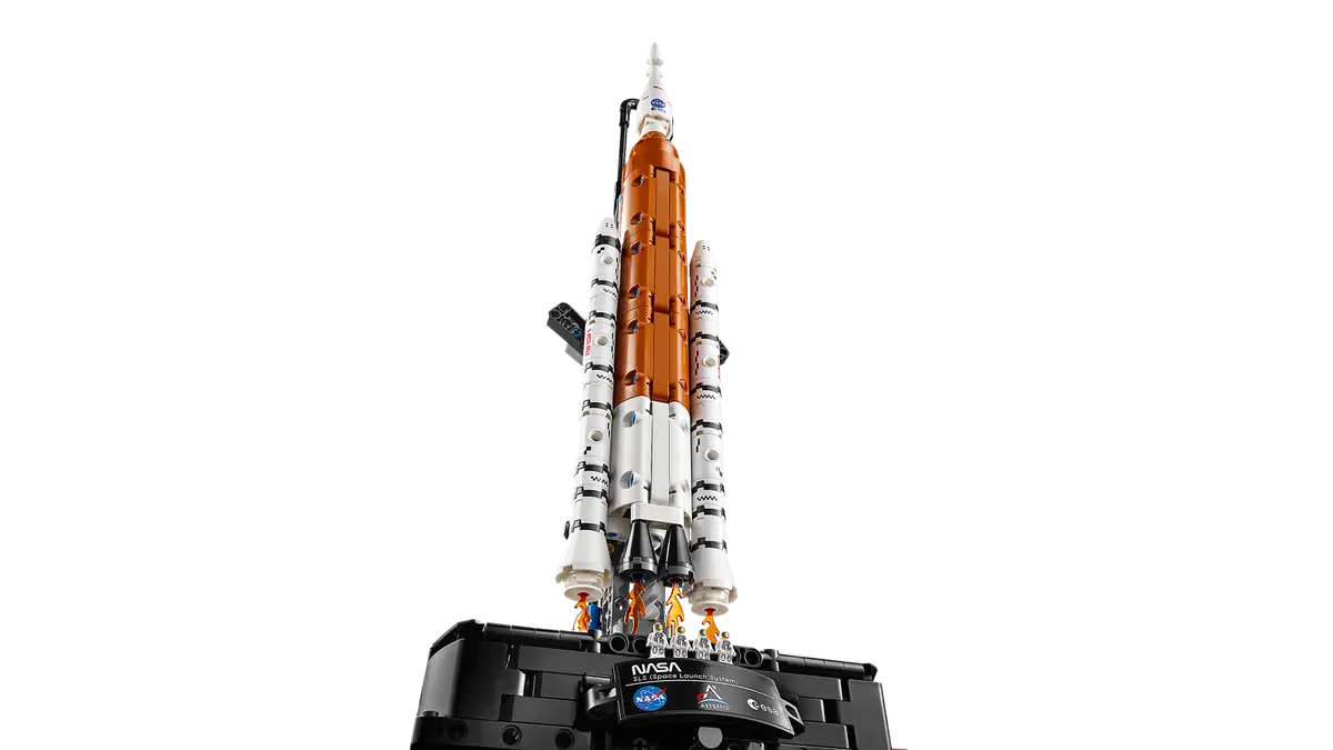 Fusée du système de lancement spatial Artemis de la NASA LEGO Technic - 42221