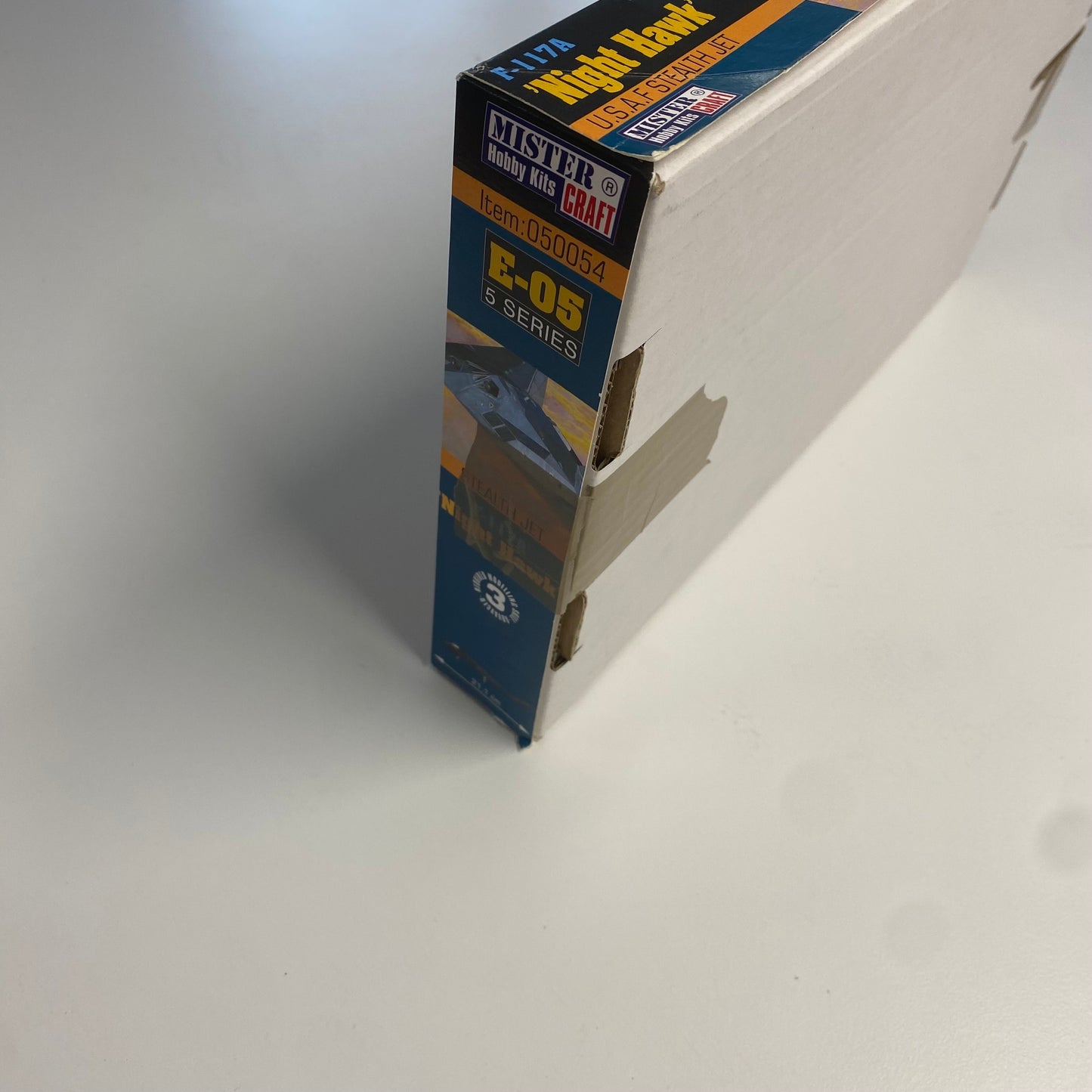 Bateau MisterCraft E05 F-117A « Night Hawk » d'occasion