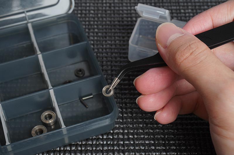 Bent Tweezers 1.5 mm Thick Version – Precision tweezers for small parts