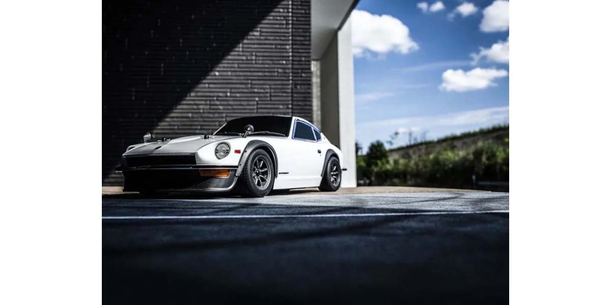 Kyosho Fazer FZ02 Datsun 240Z 1971 Tuned Ver. White 1:10 Readyset