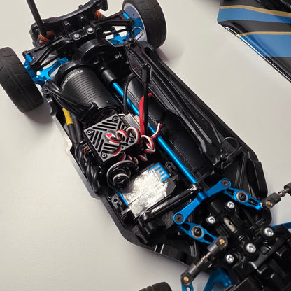 D'OCCASION Tamiya TT-02 + Robitronic Razer ten G2 Brushless Combo 60A 3652 3000kV + Servo Yeah Racing