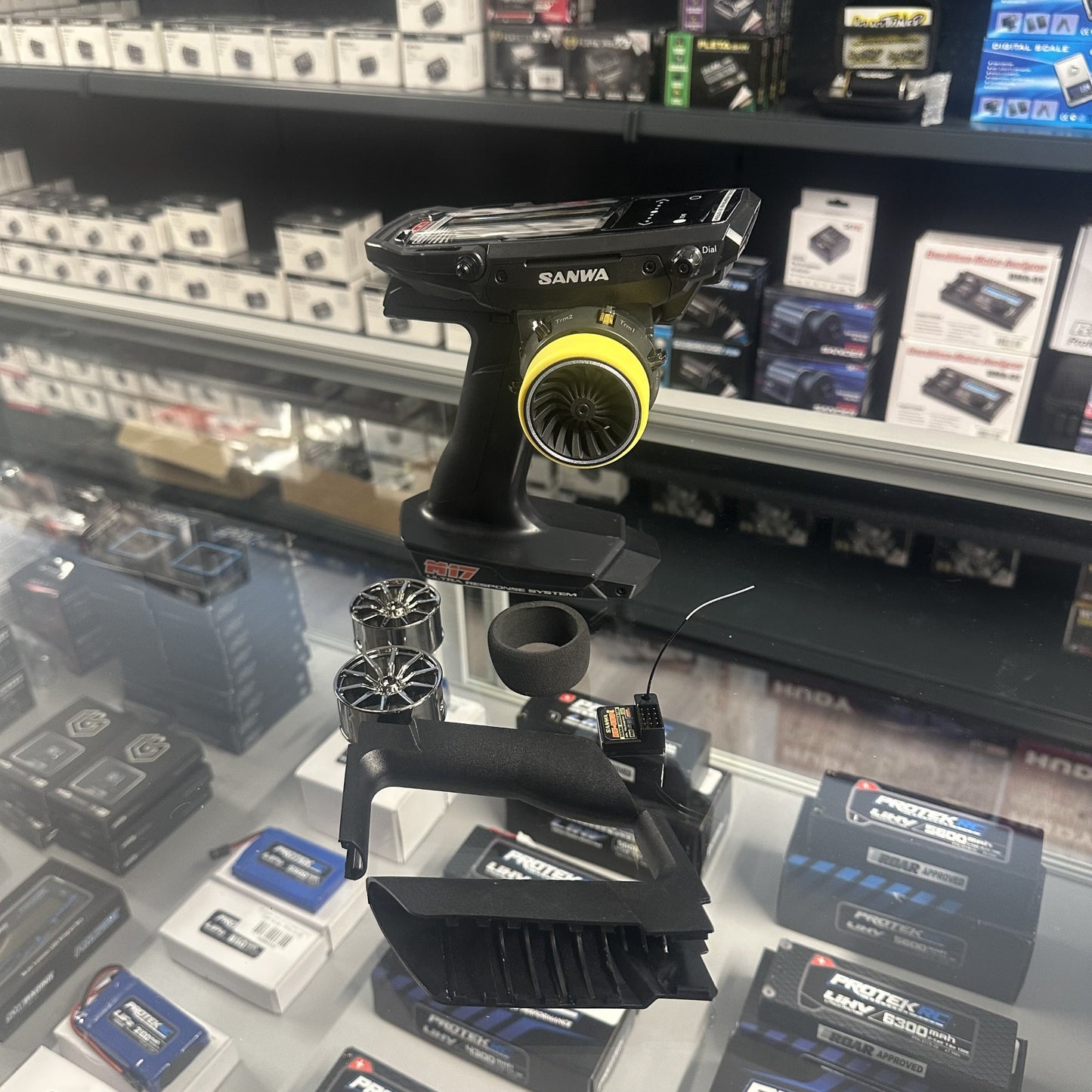 Radio Sanwa M17 d'occasion + 1 récepteur RX-493i